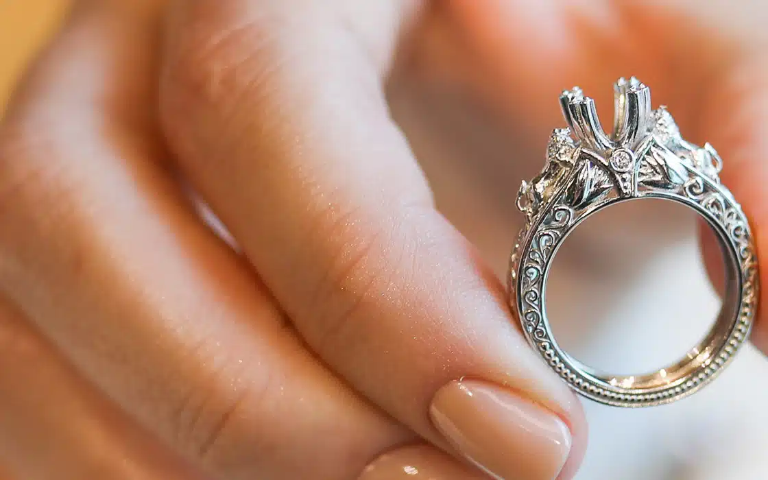 leo customized engagement ring