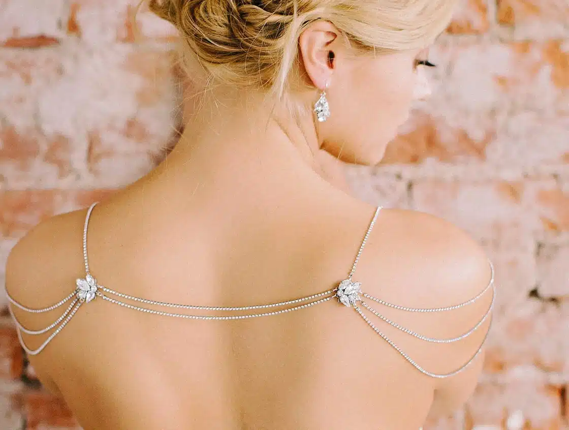 sara gabriel shoulder necklace