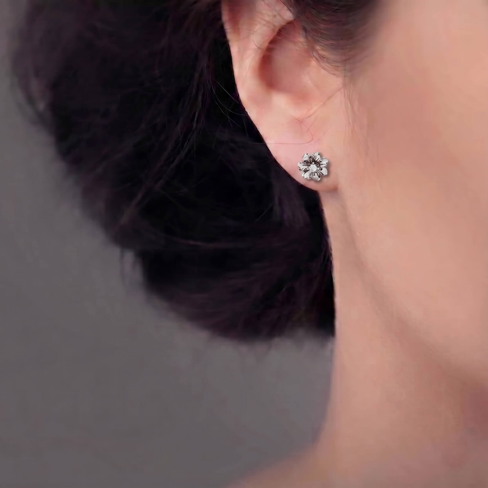 AR-0007 whitegold earrings