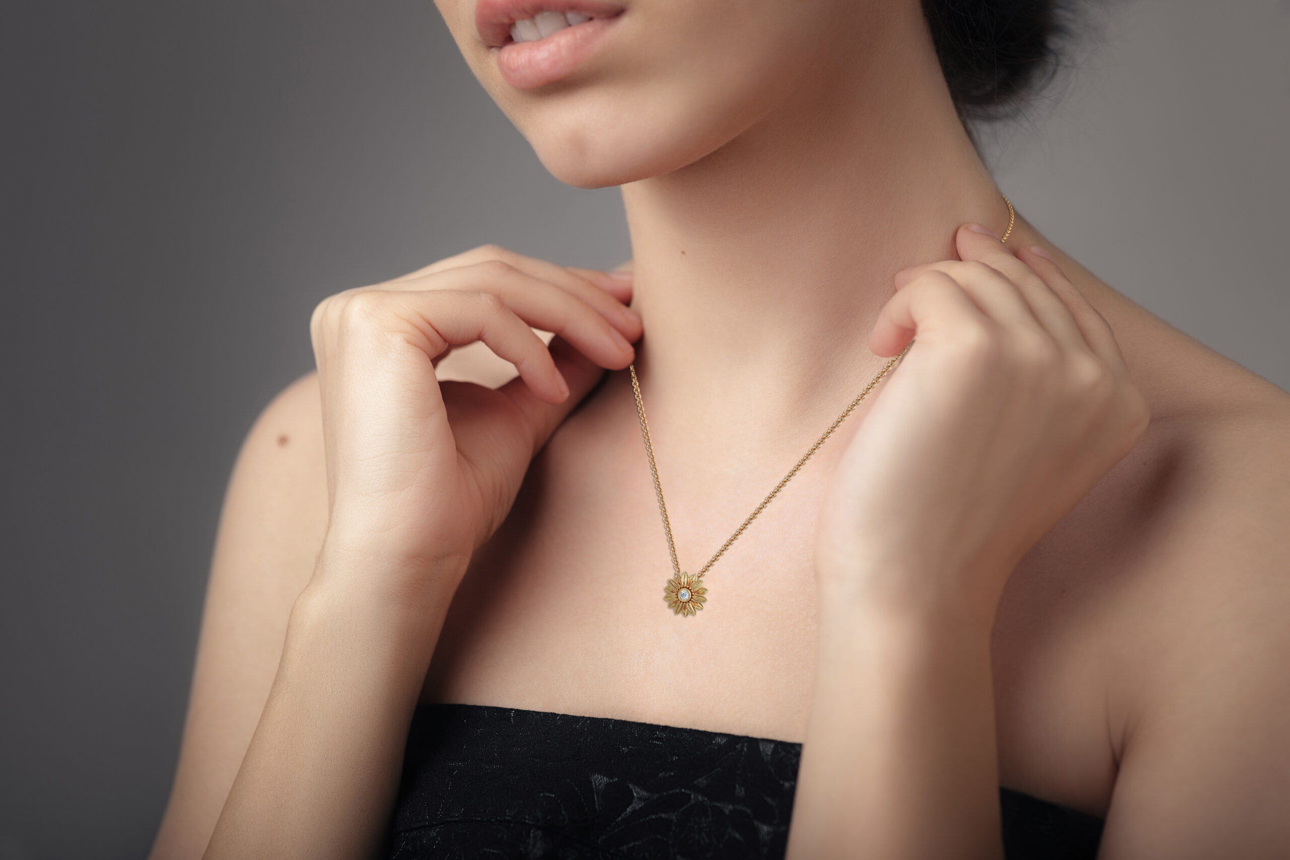 CD-0175A Yellow Gold Sunflower Pendant (3)