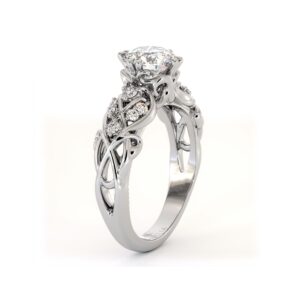 Leaf Accent Diamond Ring With Vintage-Inspired Side Detailing